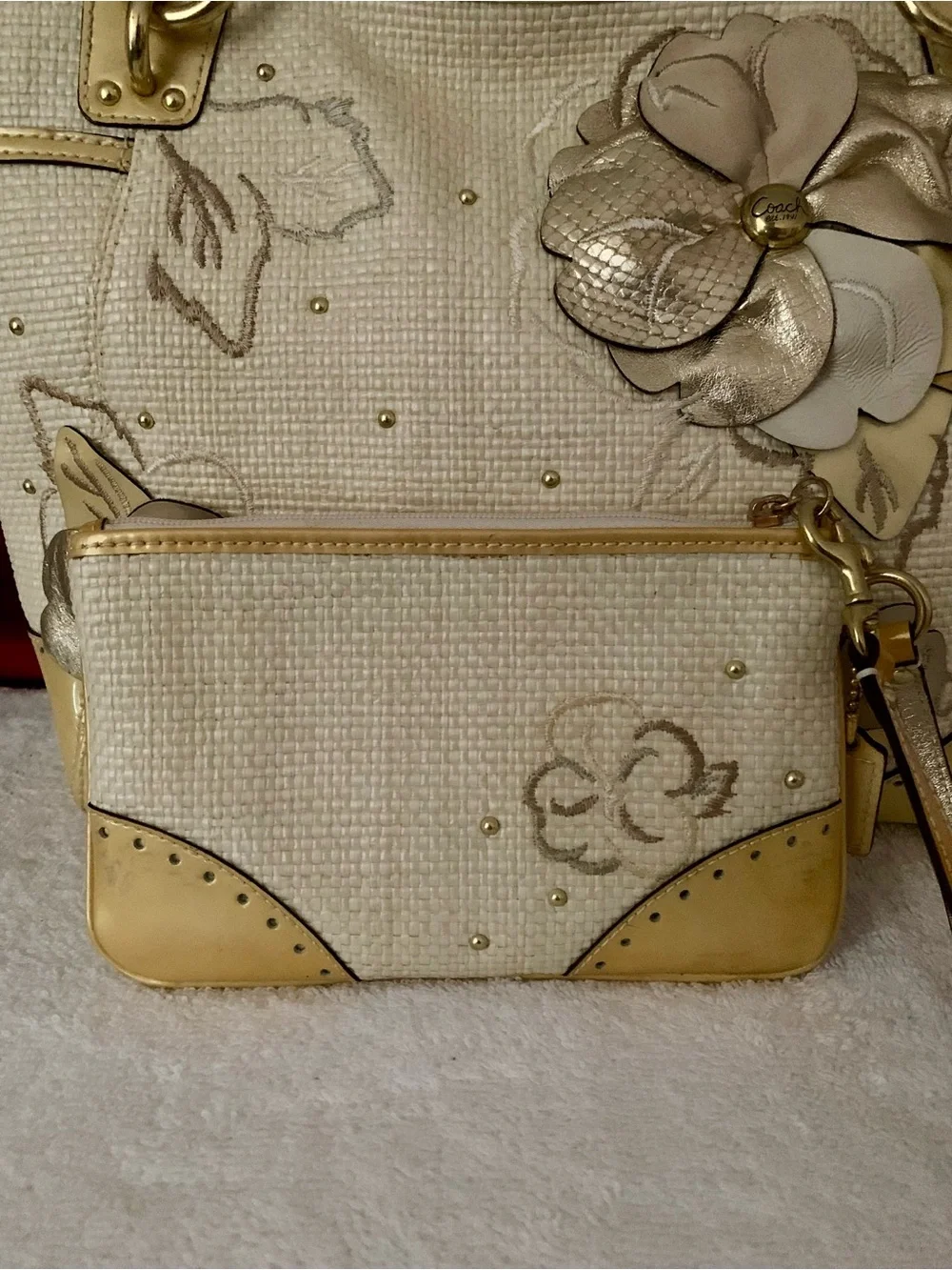 RARE Coach Raffia Floral Appliqué  Wristlet - Cream and Gold “LIMITED EDITION”